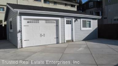 Main picture of 168 S Palm St