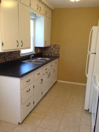 Main picture of 702 S Edwards Ave