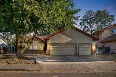 Main picture of 318 Village Cir
