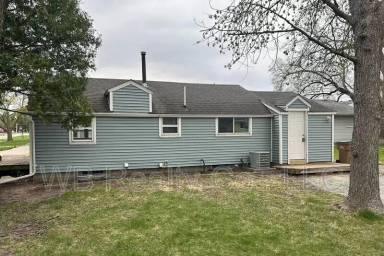 Main picture of 310 SE Jacob St