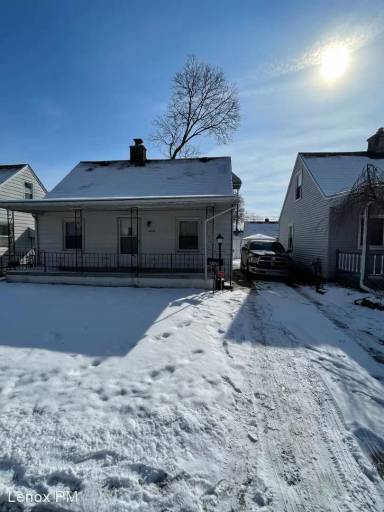 Main picture of 34069 Annapolis St
