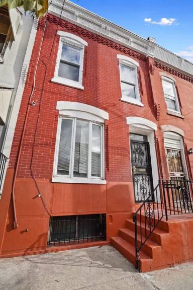 Main picture of 2347 N 18th St