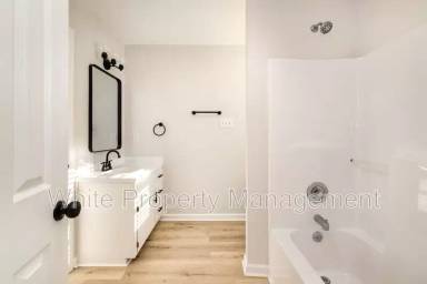 Main picture of 1813 Bloomsbury Dr