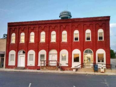 Main picture of 110 S Main St
