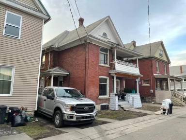 Main picture of 9 Olive Pl