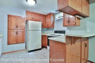 Main picture of 2719 E Klondike Trl