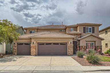 Main picture of 333 Shimmering Moon St