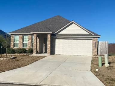 Main picture of 2060 Dade Loop