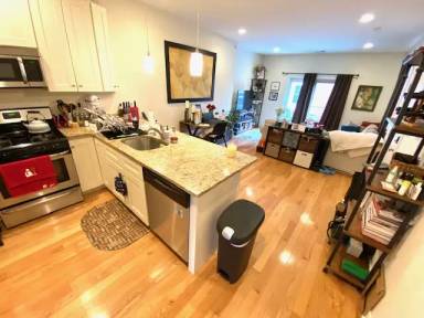 Main picture of 673 N 15th St