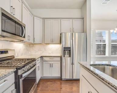 Main picture of 2704 Zach Scott St