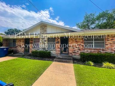 Main picture of 501 W Gilmer St