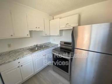 Main picture of 400 W 26th Street - A