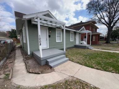 Main picture of 1006 Studewood St