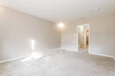 Main picture of 105 Stoneham Dr