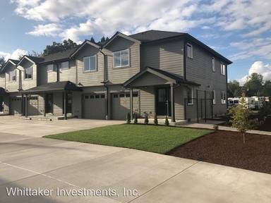 Main picture of 111 SW Kalmia St