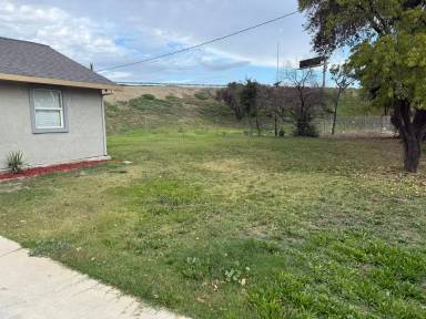 Main picture of 2411 W Acacia St