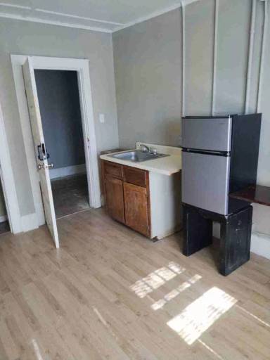 Main picture of 215 Civic St
