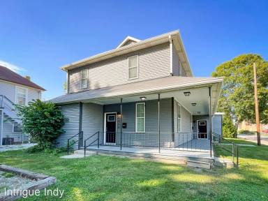 Main picture of 1452 Woodlawn Ave