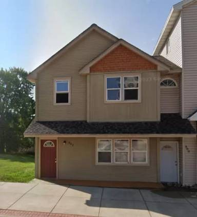 Main picture of 205 3rd Ave