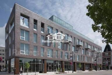 Main picture of 350 E Locust St