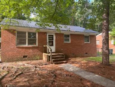 Main picture of 113 Colonial Dr
