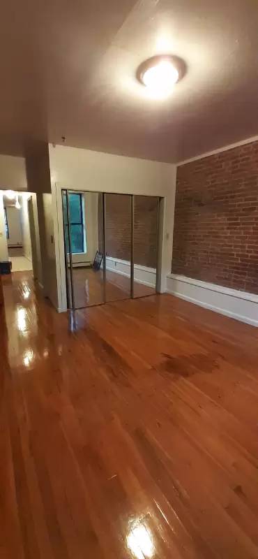 Main picture of 160 W 123rd St