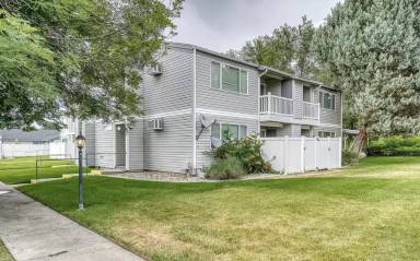 Main picture of 1715 Center Ave