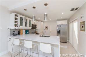 Main picture of 591 NW 98th Ct