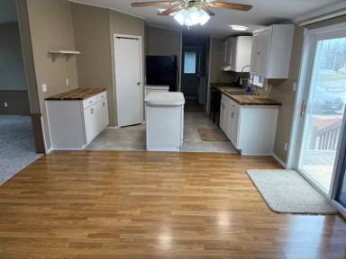 Main picture of Airport Village Mobile Home Park