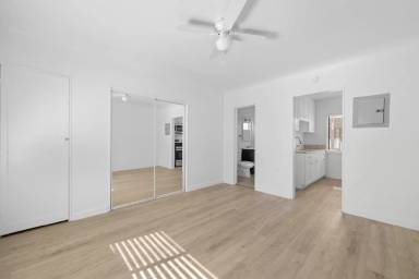 Main picture of 636 Linden Ave
