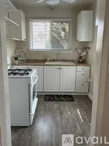 Main picture of 3590 Brockton Ave