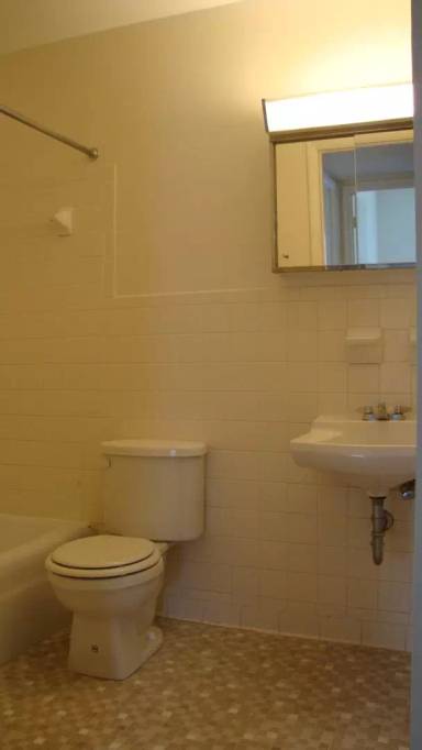Main picture of 616 Washington St SE