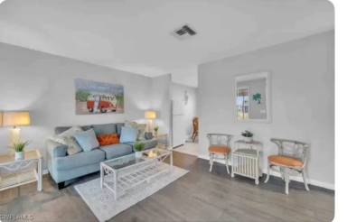 Main picture of 4616 SE 5th Ave