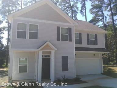 Main picture of 105 N Greenbriar Rd