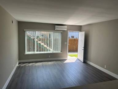 Main picture of 533 W Queen St
