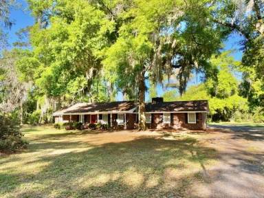 Main picture of 175 Comanche Rd