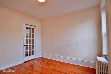 Main picture of 124 Macdougal St
