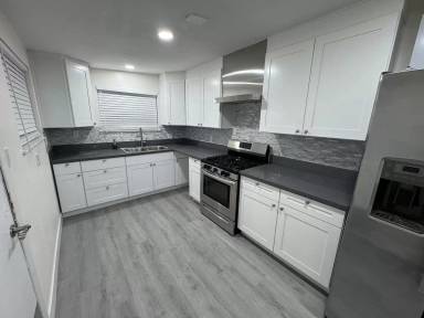 Main picture of 110 S Ivory Ave