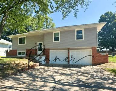 Main picture of 2707 S Coachman Dr