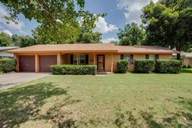 Main picture of 2827 Barrywood Dr