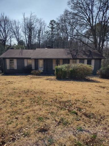 Main picture of 2600 5th St NE