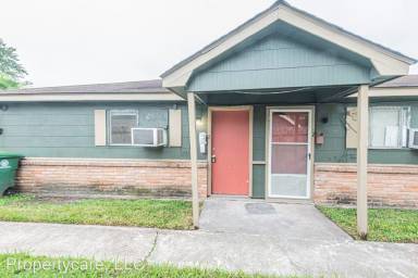 Main picture of 8010 Roswell St
