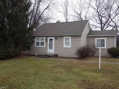 Main picture of 5625 Meadow View St