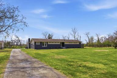 Main picture of 916 Berwick Trl