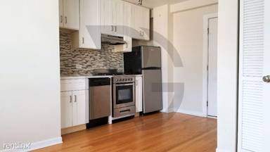 Main picture of 2520 W Leland Ave