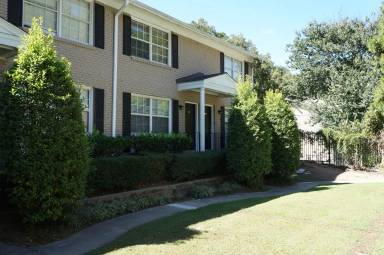 Main picture of 2232 Dunseath Ave NW