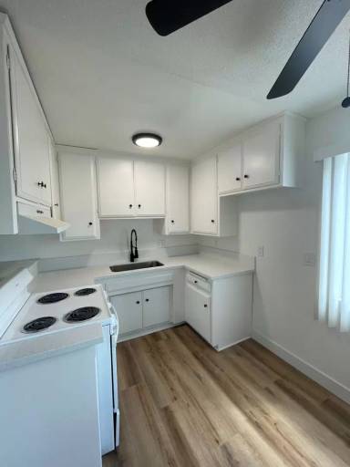 Main picture of 15828 S Denker Ave