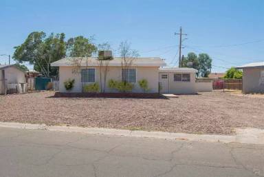 Main picture of 805 W 20th Pl