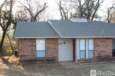 Main picture of 908 Acacia Cir