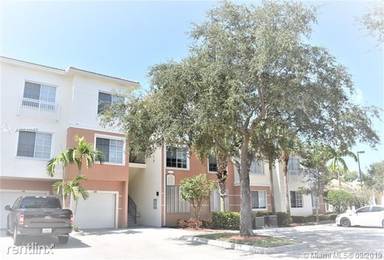 Main picture of 1306 Myrtlewood Cir E